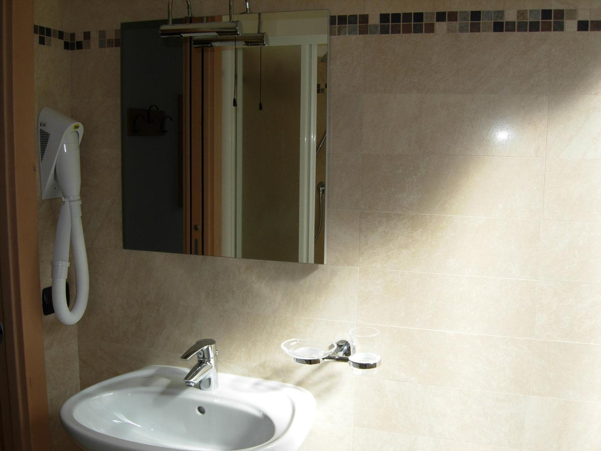 מצולאגו B&B Ledro Affittacamere מראה חיצוני תמונה